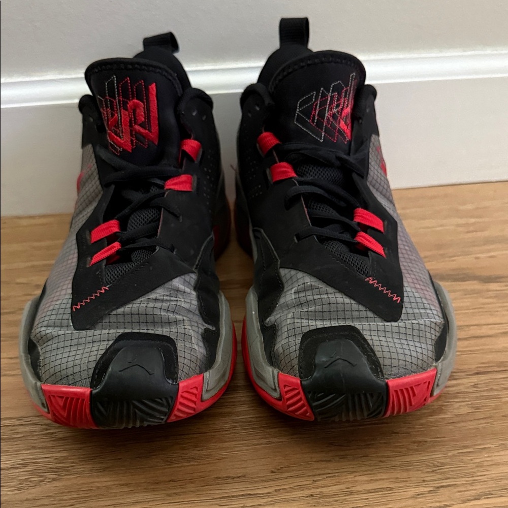 Nike Air Jordan Men's Size 11.5 Sneaker (Black/Red/White)